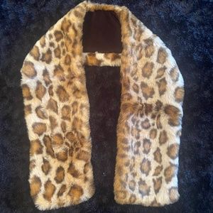 Vintage Leopard Fur Stole Scarf by Accessories 26" Long In excellent condition